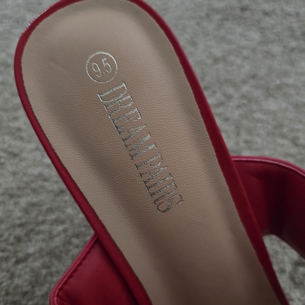Dream pairs heels - Picture 3 of 9
